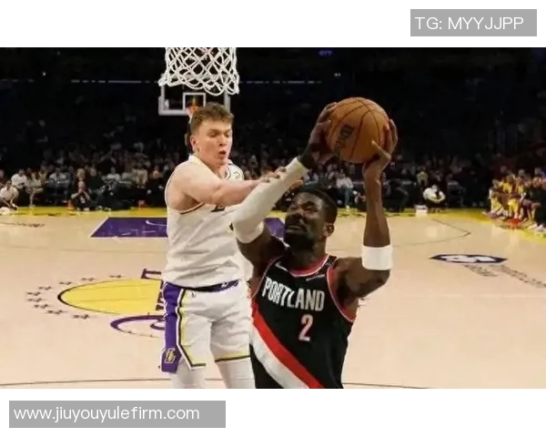 乖乖八村冲刺准备对决艾顿空中被拽后握手言和展现体育精神 乖乖八村冲刺准备对决艾顿空中被拽后握手言和展现体育精神