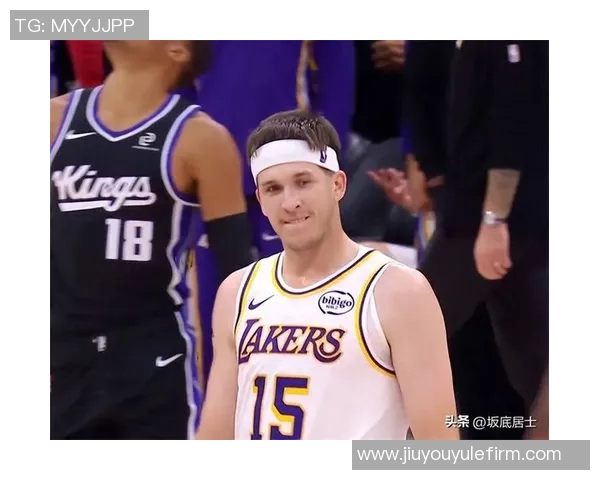 湖人首节失利半场落后绿军三分火力全开里夫斯状态低迷 湖人首节失利半场落后绿军三分火力全开里夫斯状态低迷