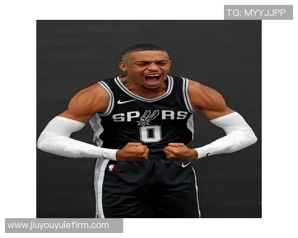 凯尔登约翰逊上半场表现出色攻防兼备贡献10分3篮板3抢断