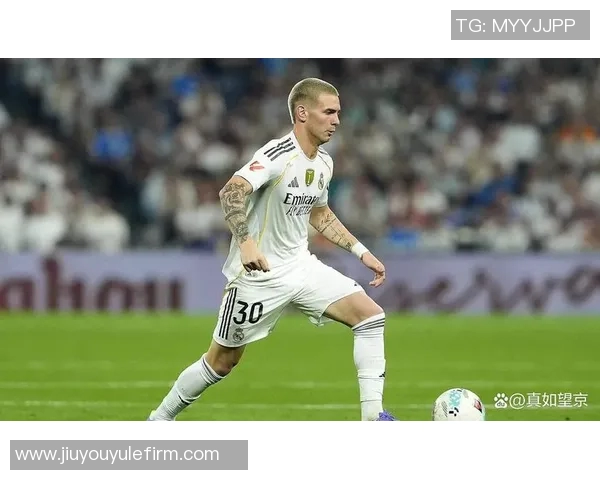 皇马与莱万特前锋艾永经纪人接触球员倾向加盟巴萨