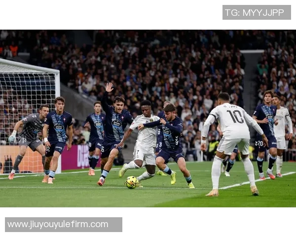 西甲焦点战：皇马在国家德比中力克巴萨展现王者风范