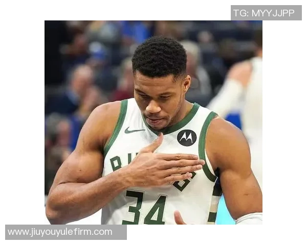 字母哥半场表现惊艳7投6中贡献15分6篮板带领球队打破国王防线