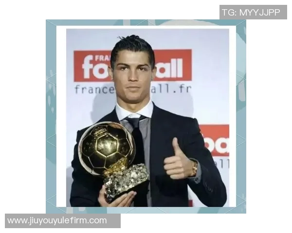 C罗荣获葡萄牙环球声望奖在社交媒体分享喜悦时刻