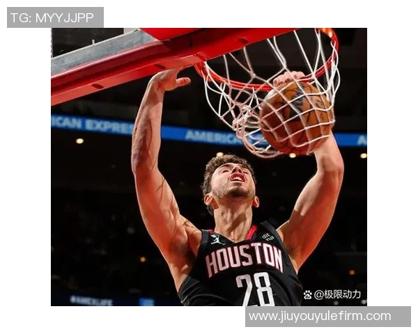 乔治上半场表现平平仅得8分三分球命中率尚可展现潜力