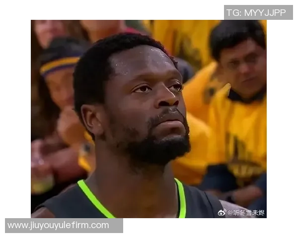 兰德尔半场表现稳定11投6中贡献14分4篮板1助攻1抢断