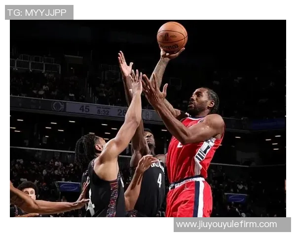 莱昂纳德状态火热近14场场均30分真实命中率超63表现惊艳