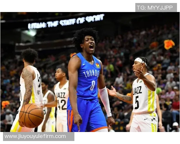 芬奇称赞迪林厄姆与里德默契配合突破篮下表现出色